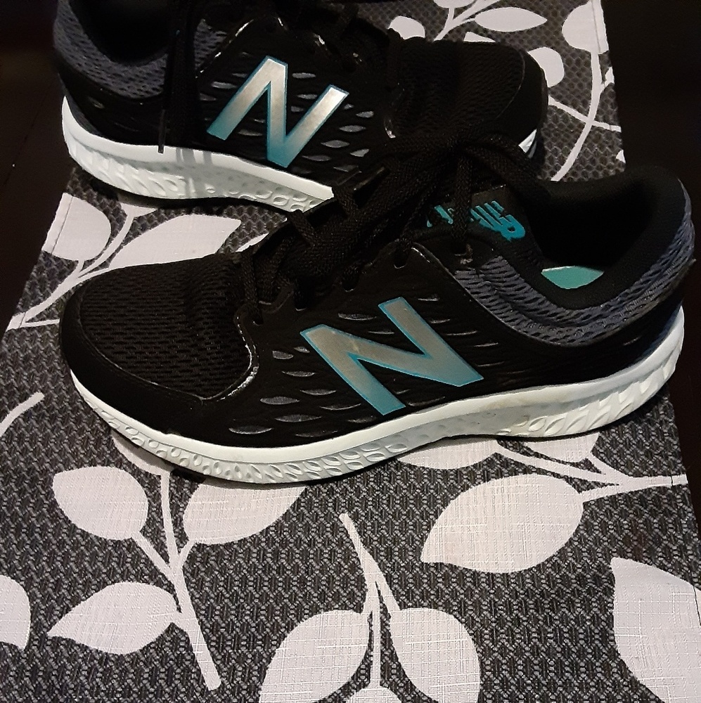 Tenni shose